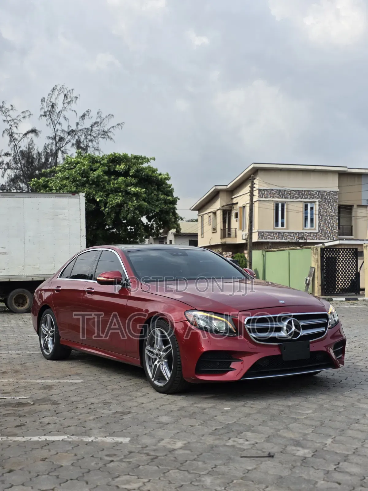 Mercedes-Benz E300 2019 Red