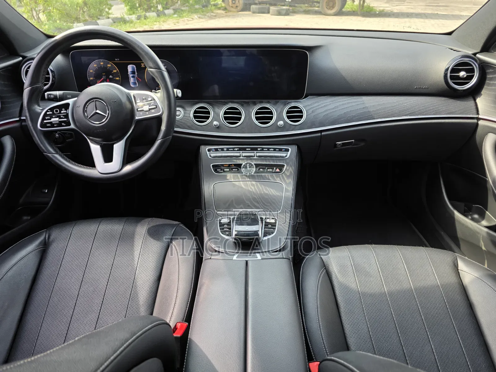 Mercedes-Benz E300 2019 Red