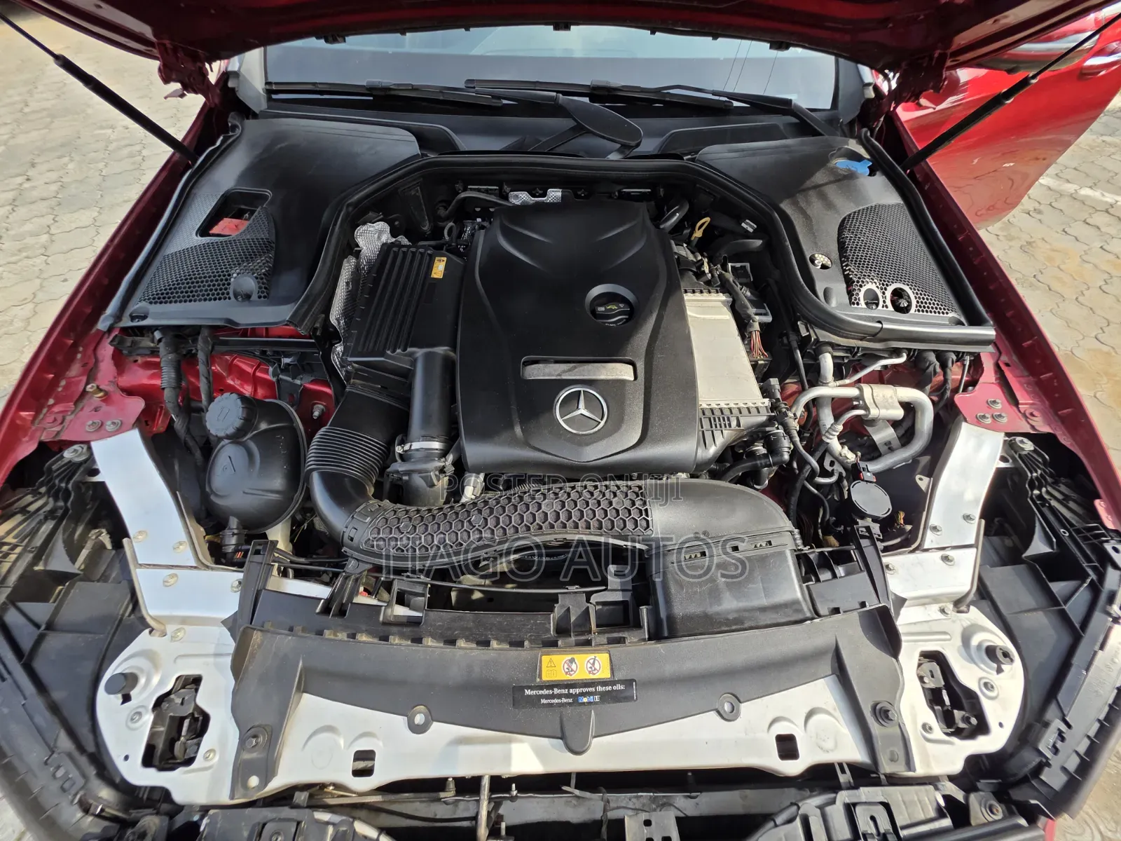Mercedes-Benz E300 2019 Red