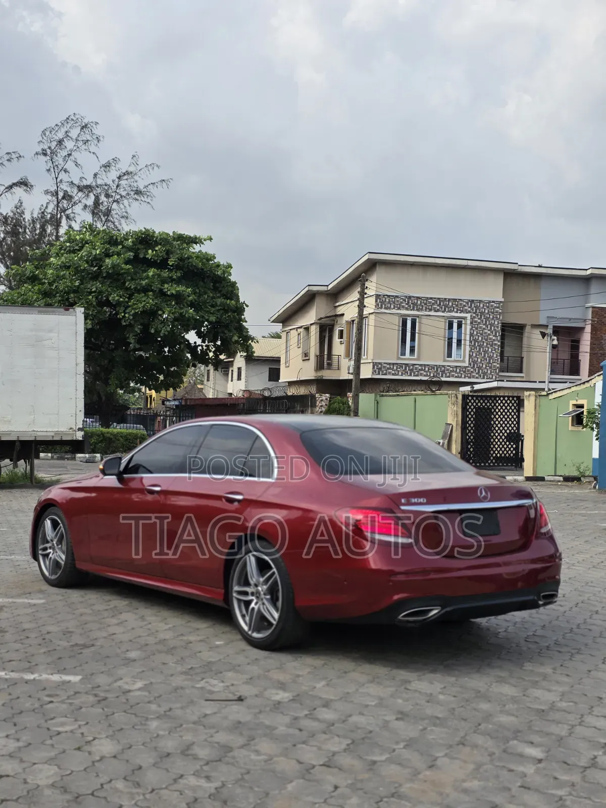Mercedes-Benz E300 2019 Red