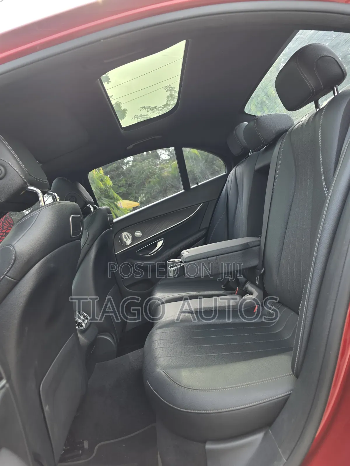 Mercedes-Benz E300 2019 Red