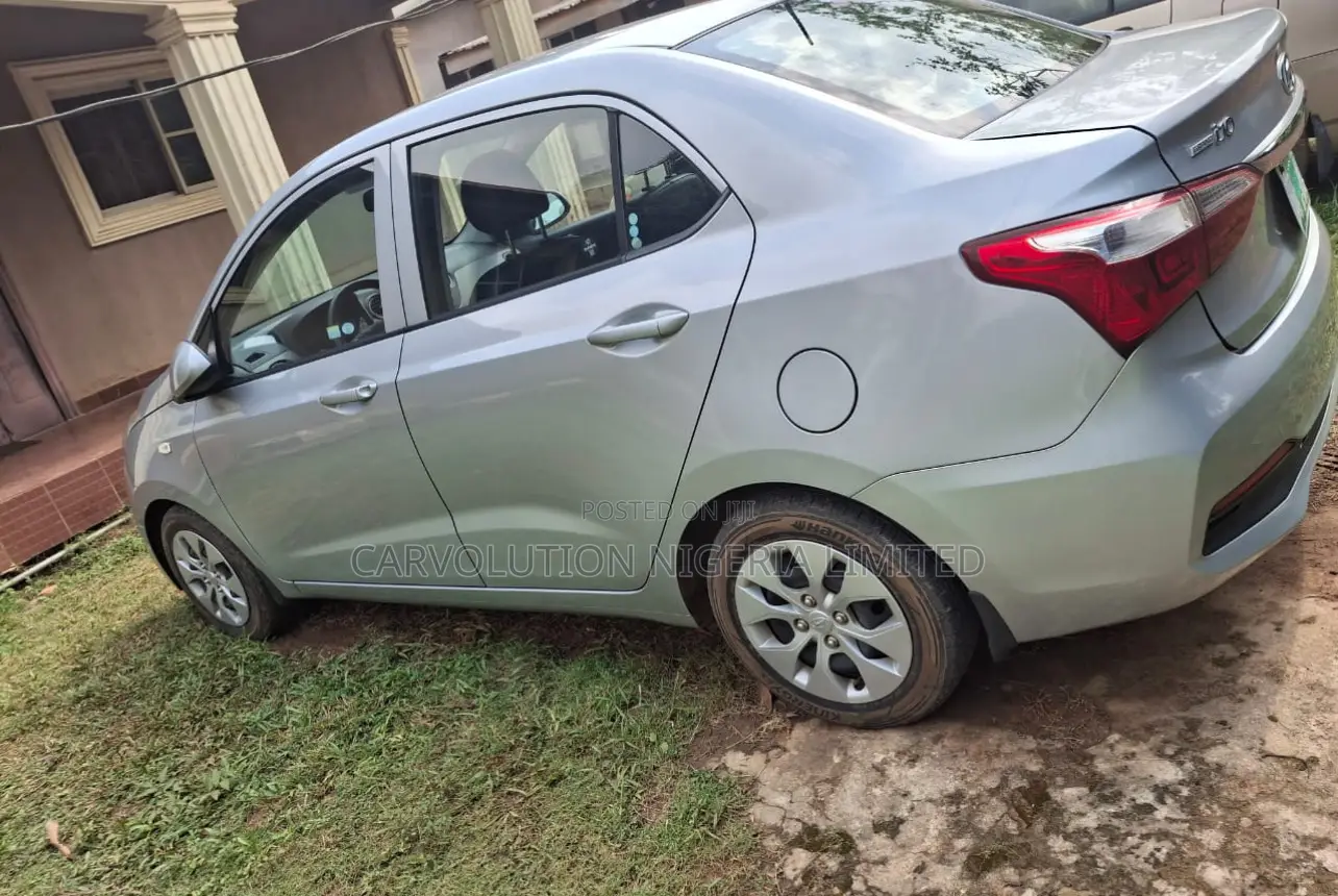 Hyundai Xcent 2020 Silver