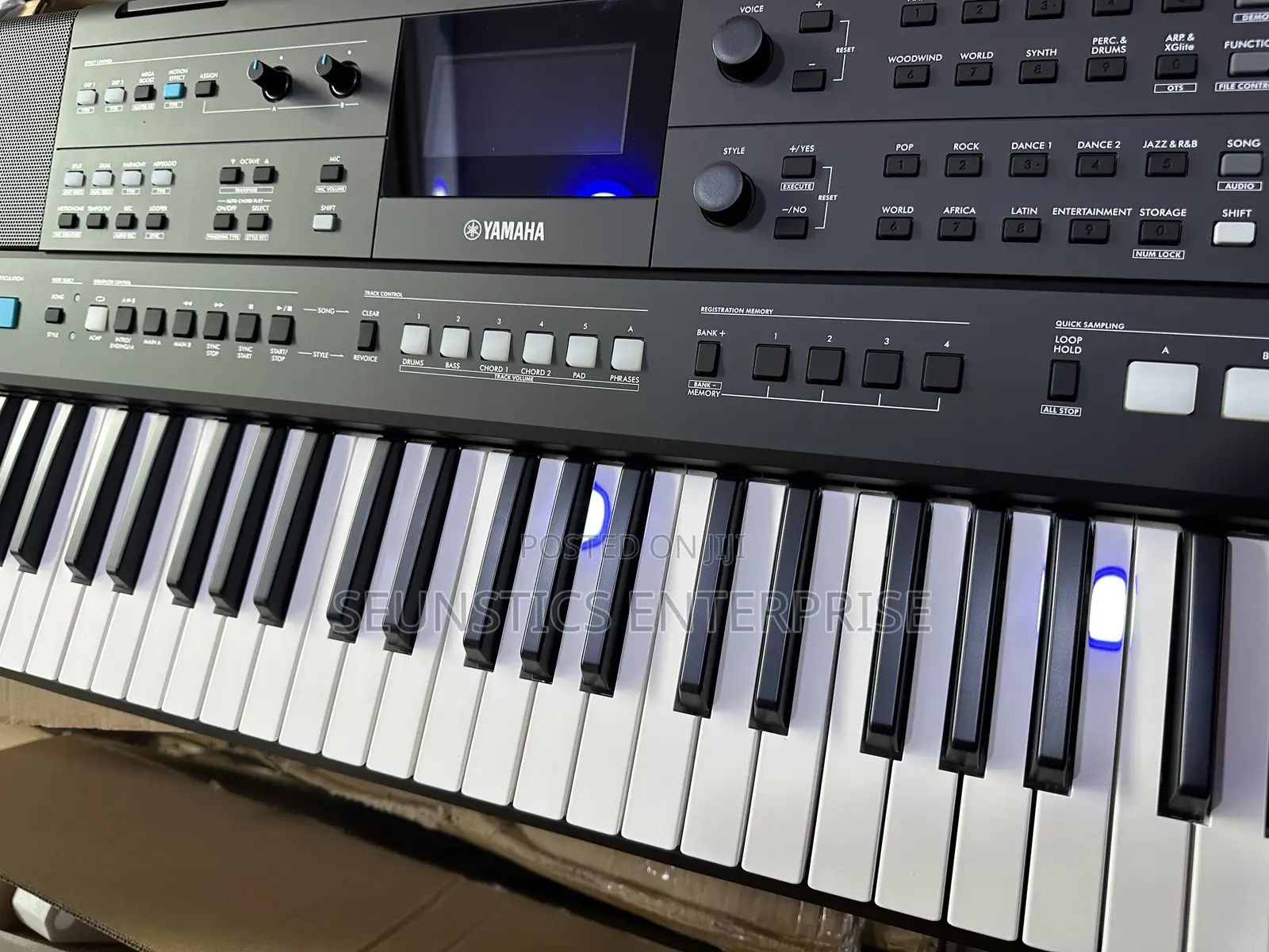 Original Yamaha PSR E483 Musical Keyboard/Piano
