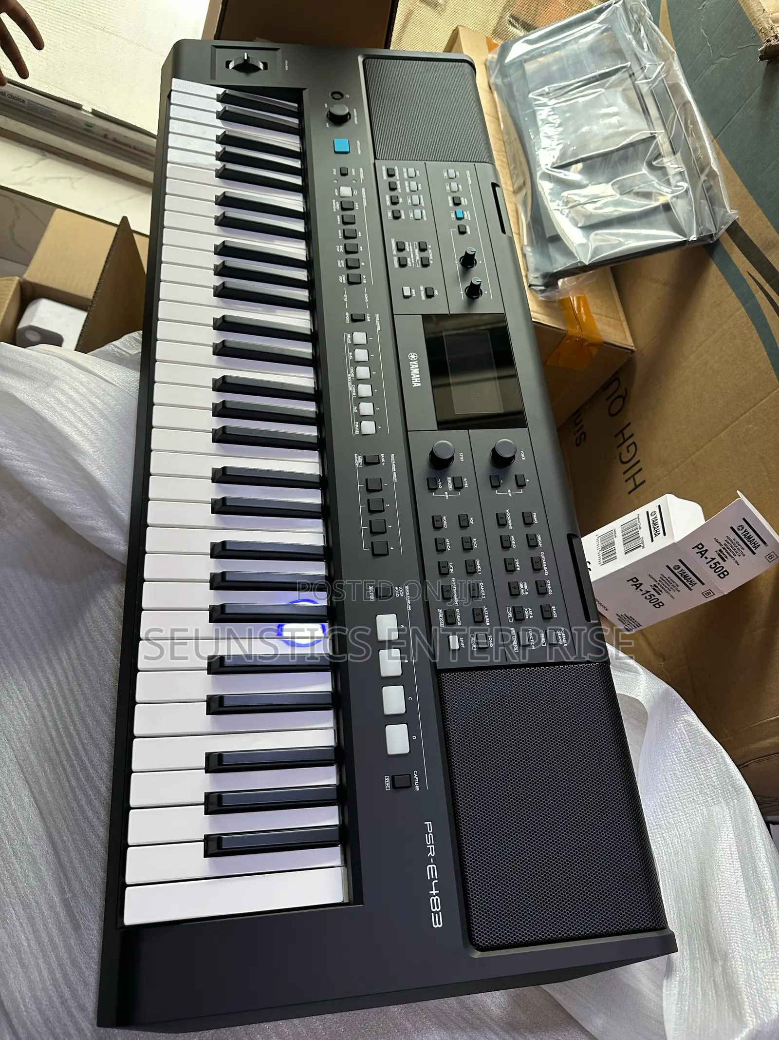 Original Yamaha PSR E483 Musical Keyboard/Piano