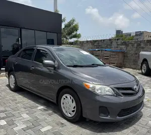 Toyota Corolla LE 4dr Sedan (1.8L 4cyl 4A) 2011 Gray