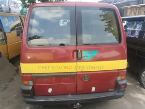 Volkswagen Transporter 2005 Red