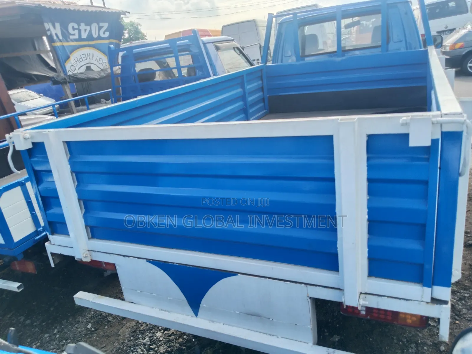 Mitsubishi Delica 2014 Blue