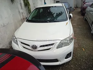 Toyota Corolla L 4dr Sedan (1.8L 4cyl 5M) 2012 White