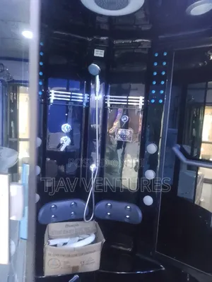 England Standing Jacuzzi Showeroom