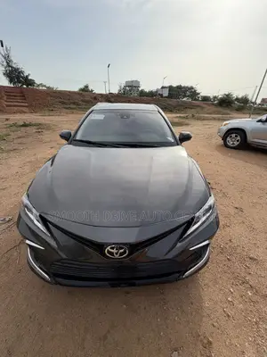 Toyota Camry LE FWD (2.5L 4cyl 8AM) 2018 Beige