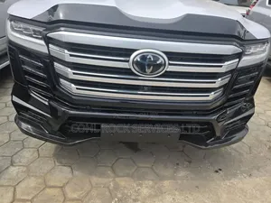 Toyota Land Cruiser LC300 2023 Black