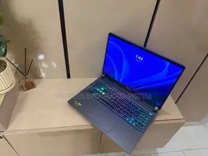 Laptop MSI Vector 16 HX AI A2XWIG 16GB AMD Ryzen 9 SSD 1T