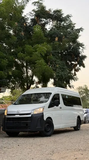 Toyota HiAce 2023 White