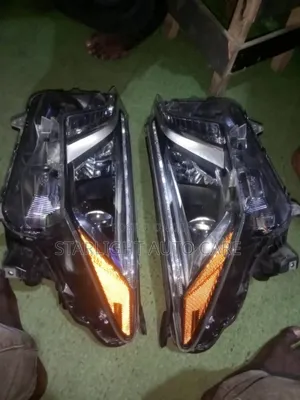 Headlights Toyota Rav4 2017 to 2018