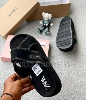 Zara Slides (Black)