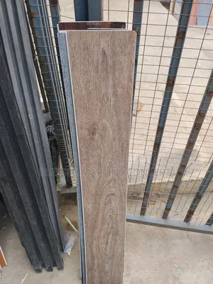 Wooden SPC Flooring Tiles