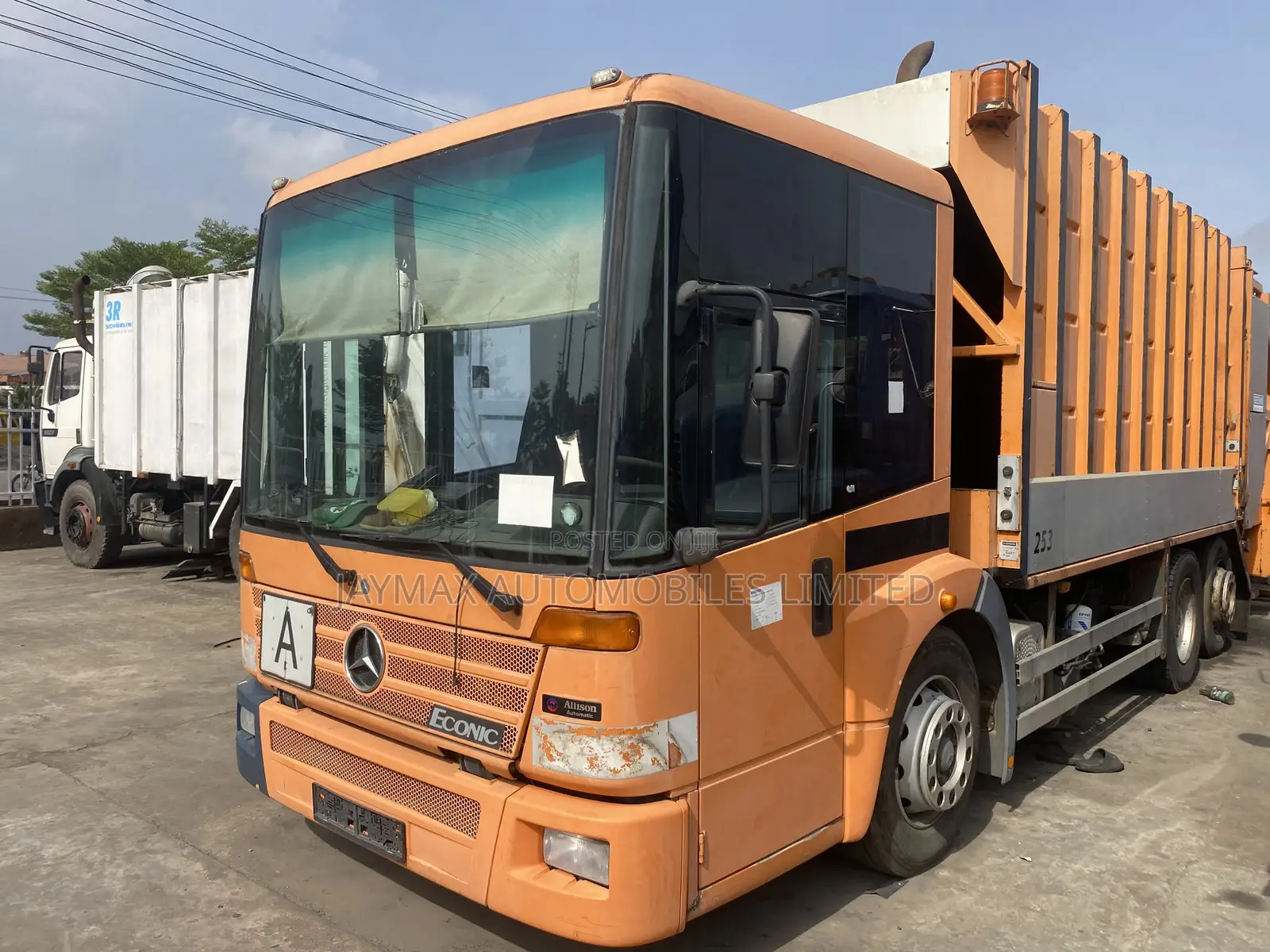 Mercedes Benz Garbage Compactor