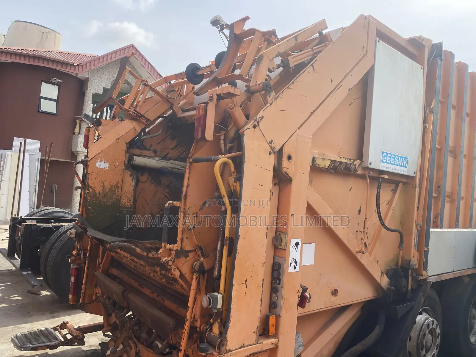Mercedes Benz Garbage Compactor