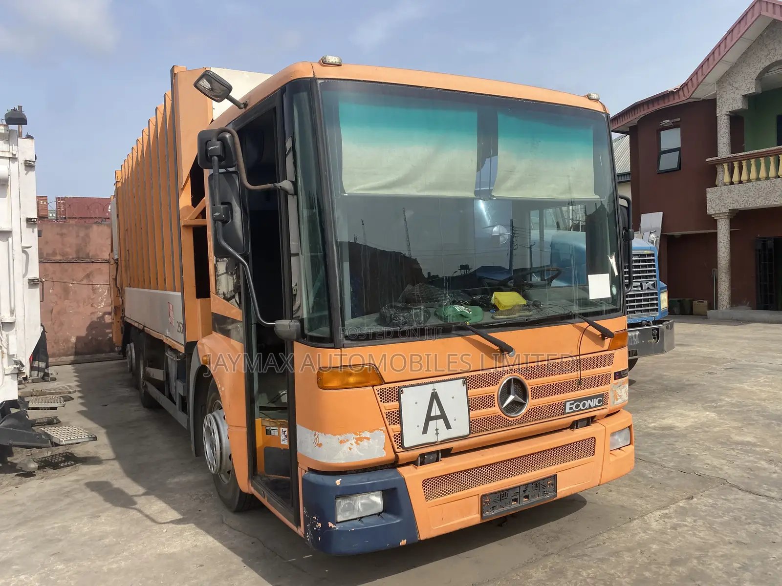 Mercedes Benz Garbage Compactor