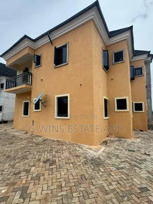 3bdrm Block of Flats in Aruogba Off Airport, Benin City for rent
