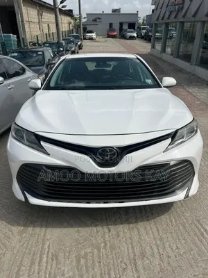 Toyota Camry LE FWD 2020 White