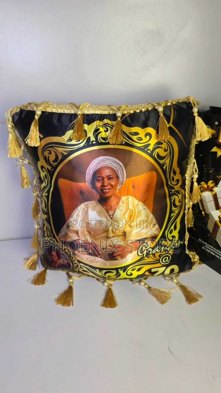 Customized Throw Pillow( With Your Picture or Words)
