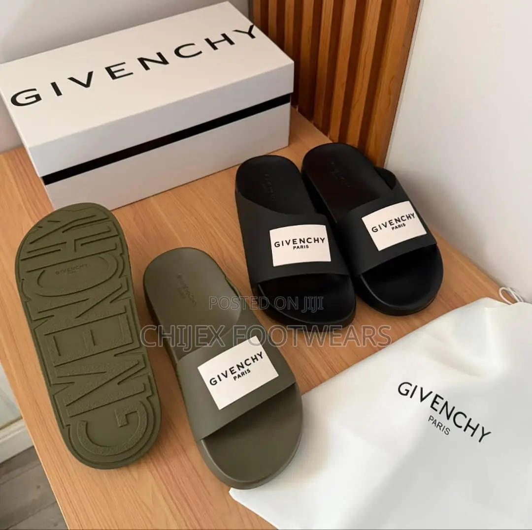Gucci Fine Slides !
