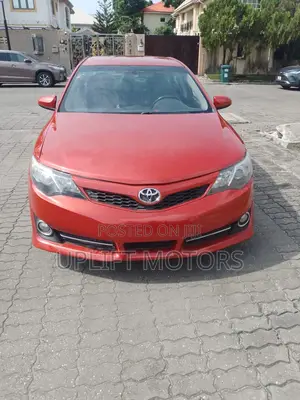 Toyota Camry SE 4dr Sedan (2.5L 4cyl 6A) 2013 Red
