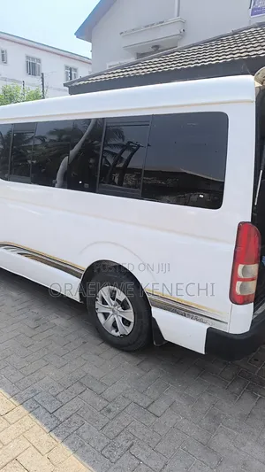 Toyota HiAce 2012 White