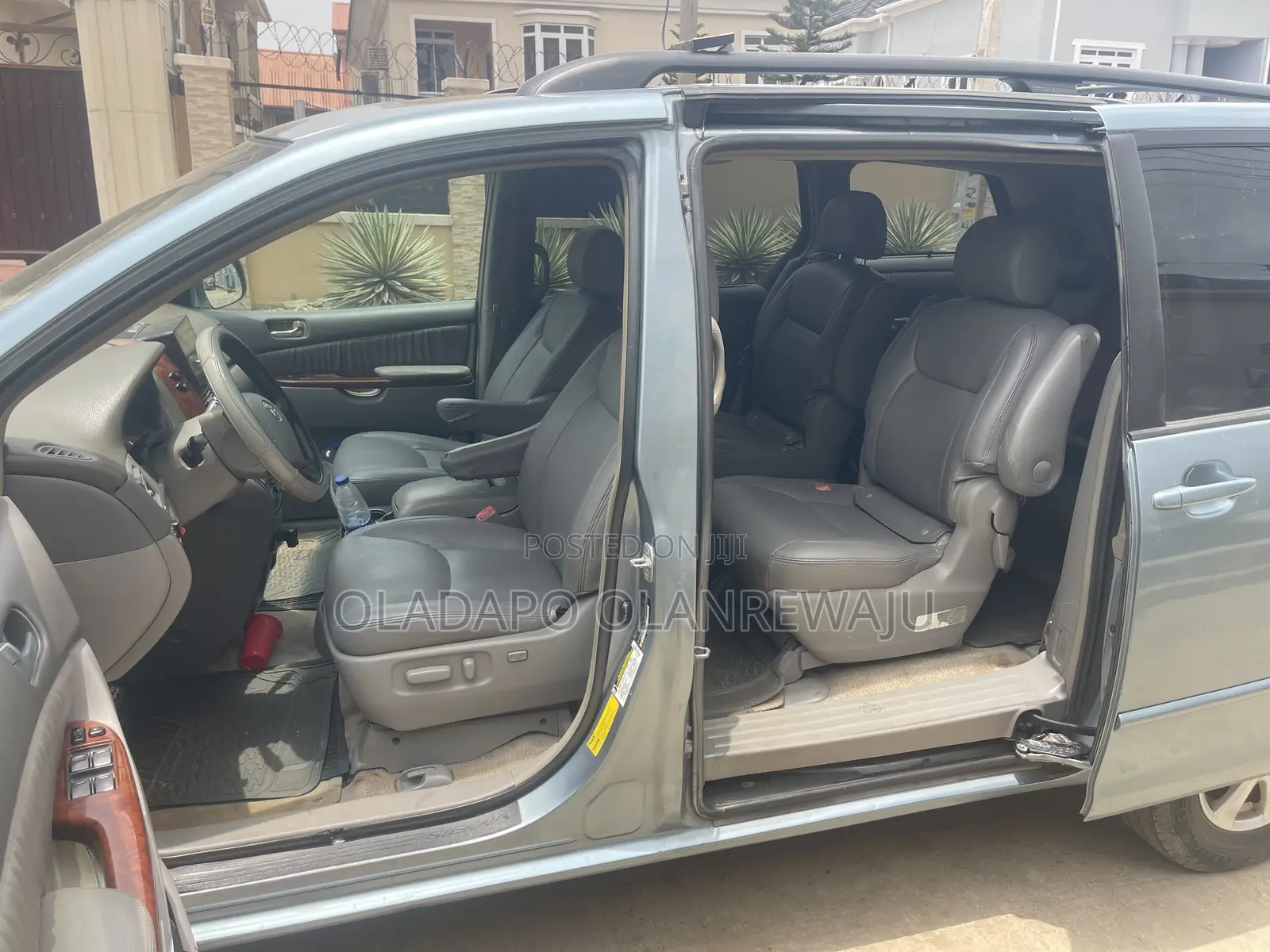 Toyota Sienna Car Hire