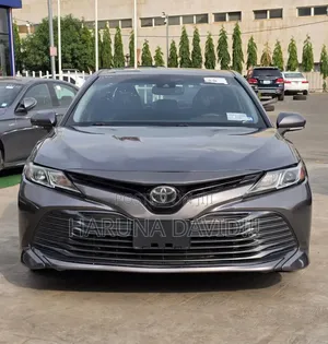 Toyota Camry LE FWD (2.5L 4cyl 8AM) 2018 Gray