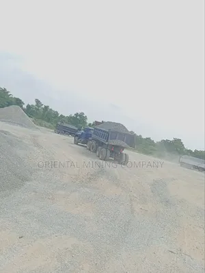 China Oriental Iron Black Chippings and Granite