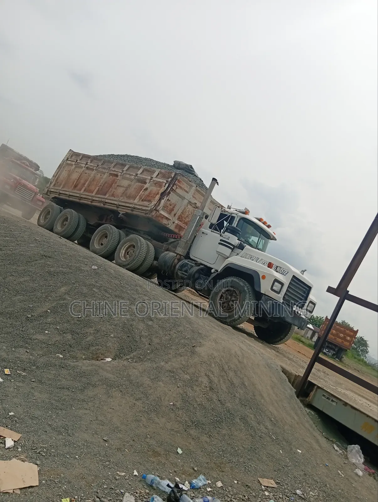 Iron Black Chippings and Granite, Payment on Delivery