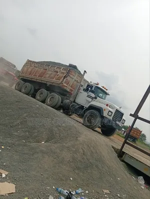 Iron Black Chippings and Granite, Payment on Delivery