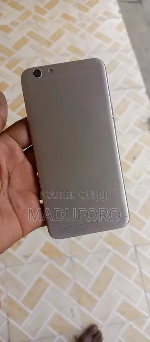 Oppo F1 16 GB Gold