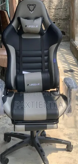 Executive Swivel Gaming Chair With Hand Rest