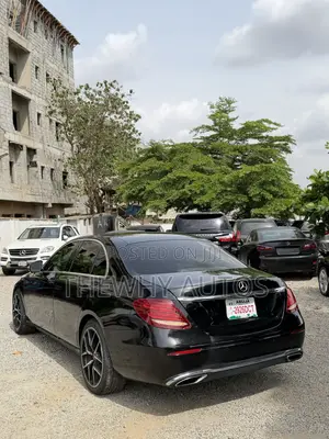 Mercedes-Benz E300 Base RWD Sedan (2.0L 4cyl 9A) 2017 Black