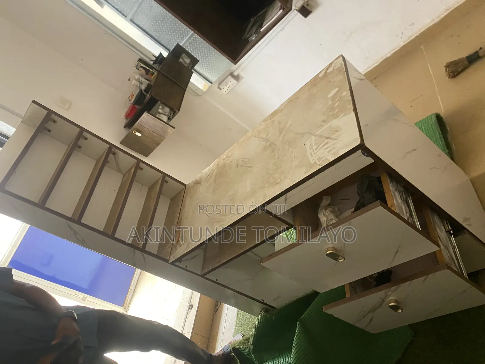 Nail Table