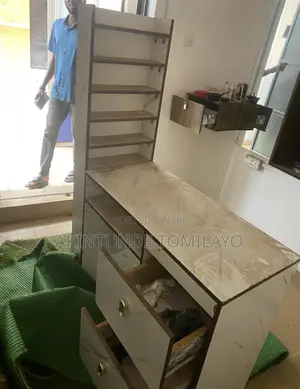 Nail Table