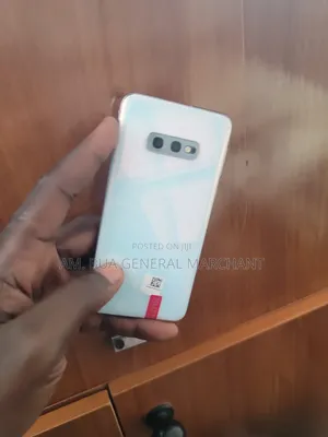 New Samsung Galaxy S10e 128 GB