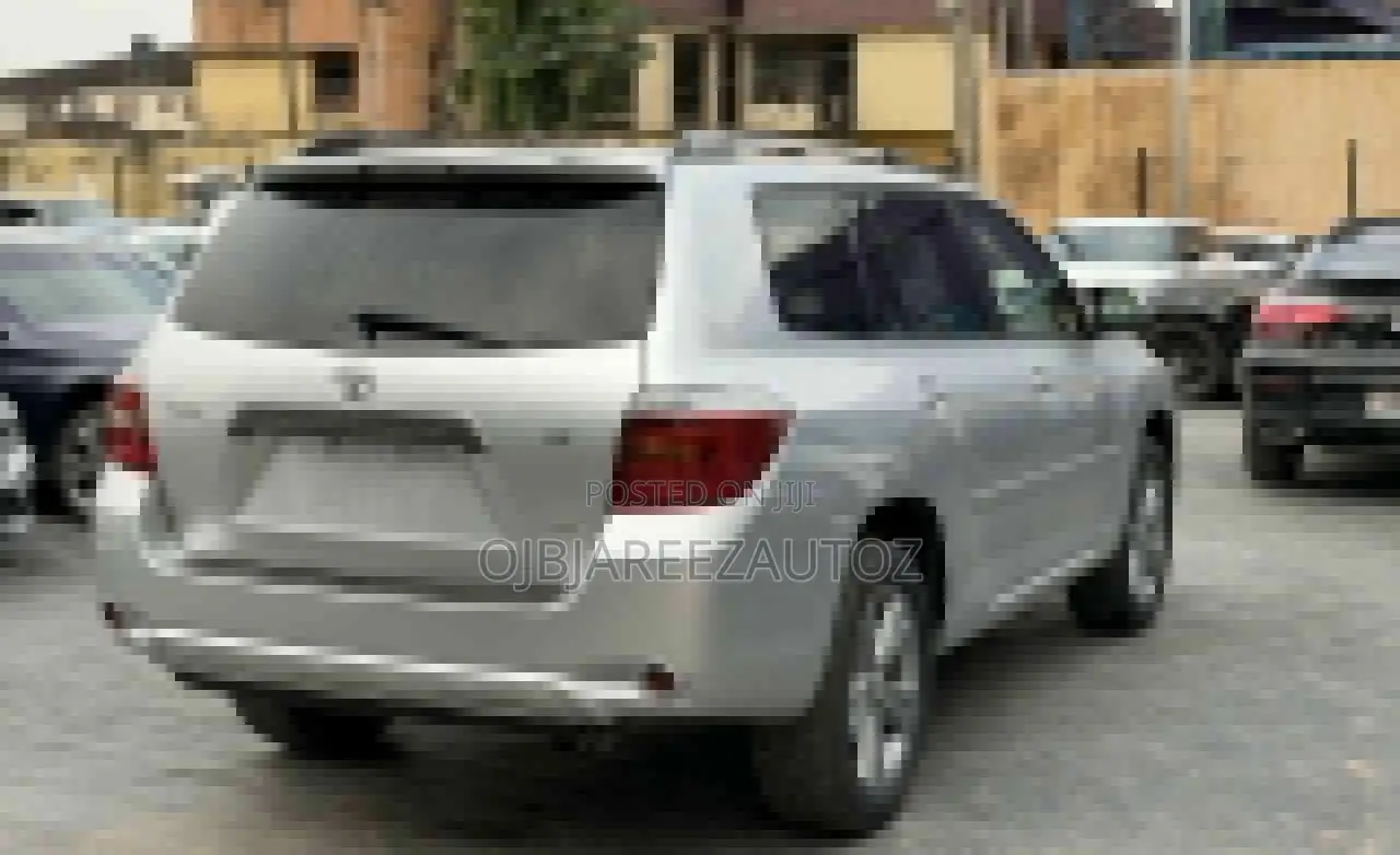 Toyota Highlander 2009 Silver