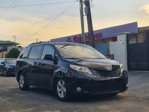 Toyota Sienna 2014 Black