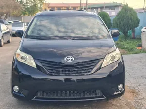 Toyota Sienna 2014 Black