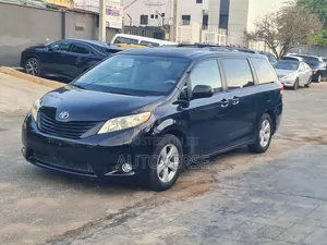 Toyota Sienna 2014 Black