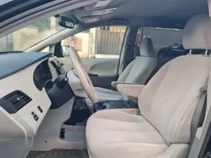 Toyota Sienna 2014 Black