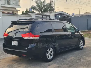 Toyota Sienna 2014 Black