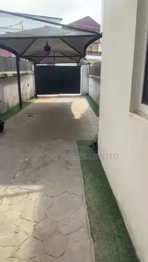 4bdrm Duplex in Thomas Estate for sale