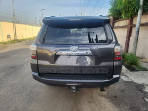 Toyota 4-Runner SR5 4x2 2019 Gray