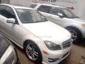 Mercedes-Benz C300 Luxury 4Matic Sedan AWD (3.5L 6cyl 7A) 2014 White