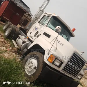 Tractor Mack